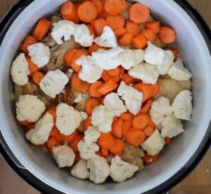 carrots cauliflower and chicken in pressure cooker instant pot